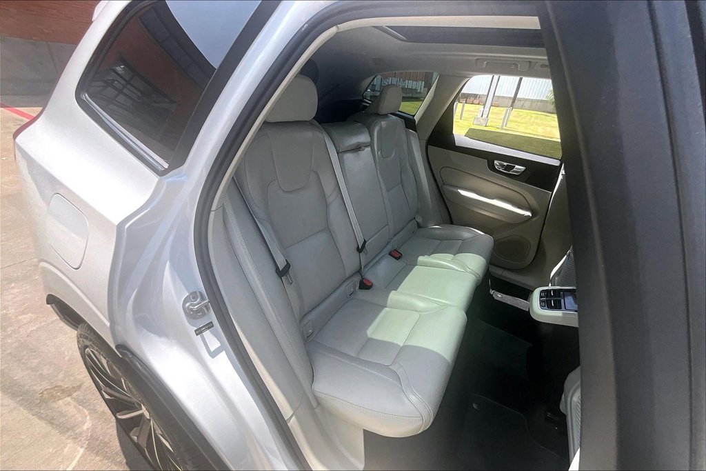 Certified 2026 Volvo XC60 B5 Ultra AWD/4WD image 37