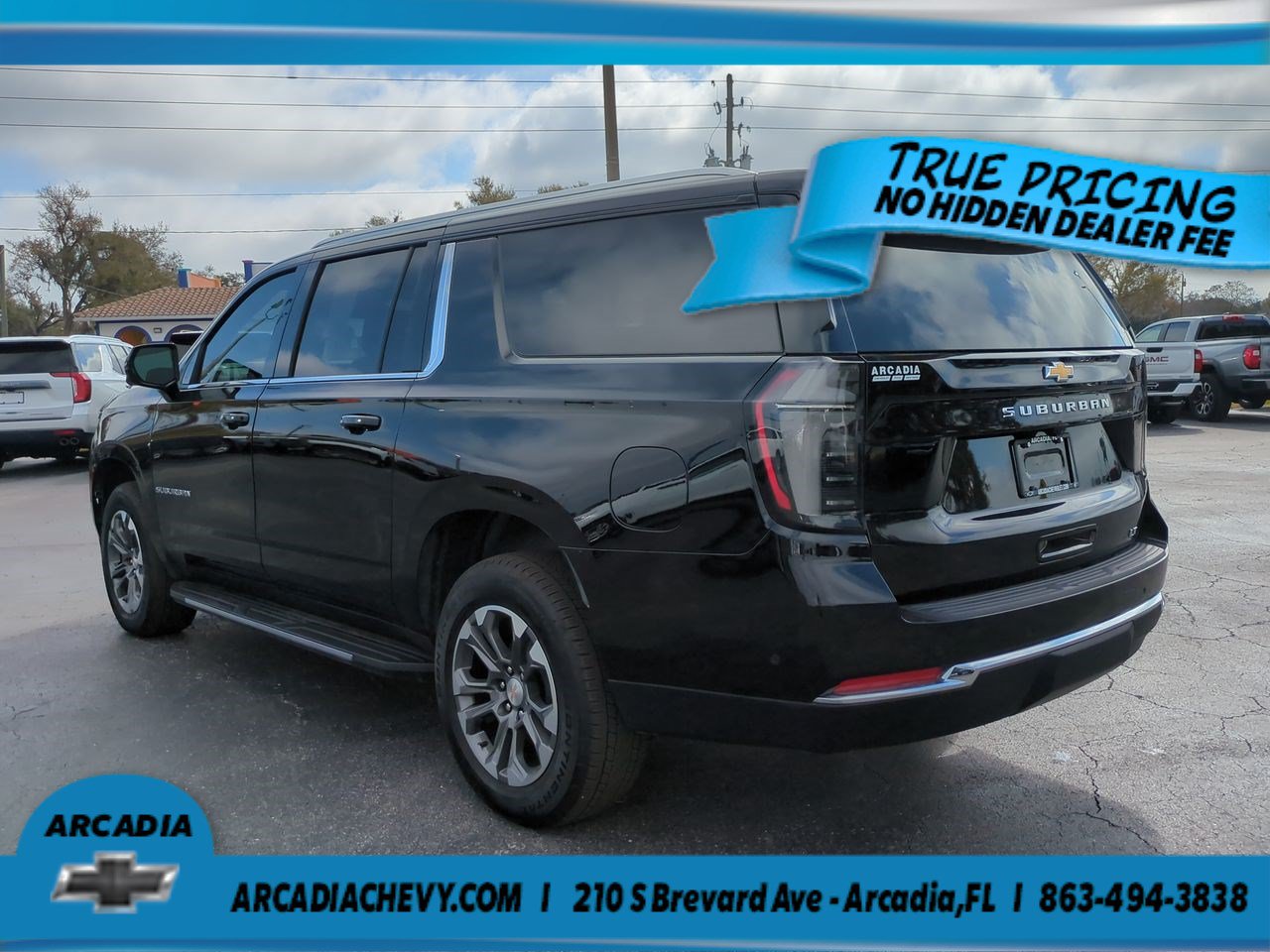 Used 2025 Chevrolet Suburban LT w/ Comfort Package RWD image 6