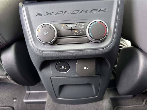 Used 2025 Ford Explorer Active w/ Active Comfort Package AWD/4WD image 16