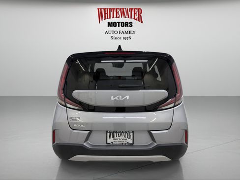 Used 2023 Kia Soul LX w/ Option Group 015 FWD image 3