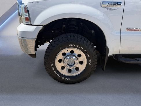 Used 2005 Ford F250 4x4 SuperCab Super Duty image 14