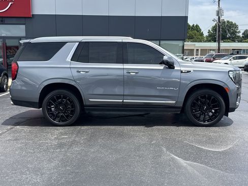 Used 2022 GMC Yukon Denali AWD/4WD image 2