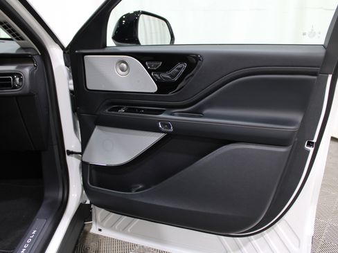 New 2026 Lincoln Aviator Reserve AWD/4WD image 31