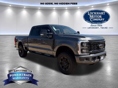 New 2026 Ford F250 Lariat w/ Black Appearance Package