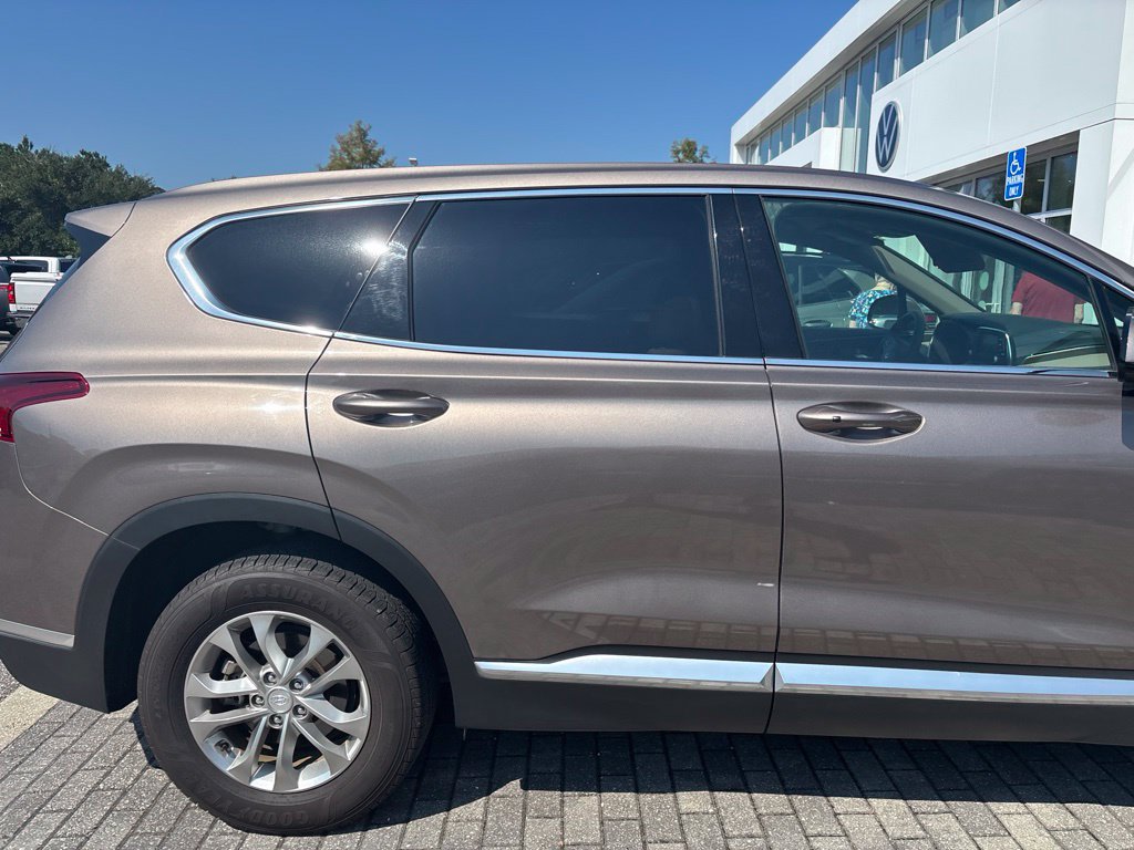 Used 2019 Hyundai Santa Fe SEL FWD image 4