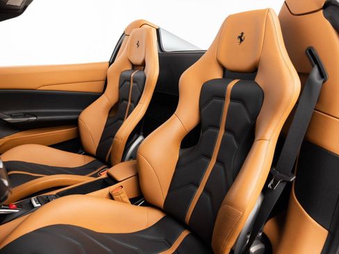 Used 2017 Ferrari 488 Spider RWD image 3