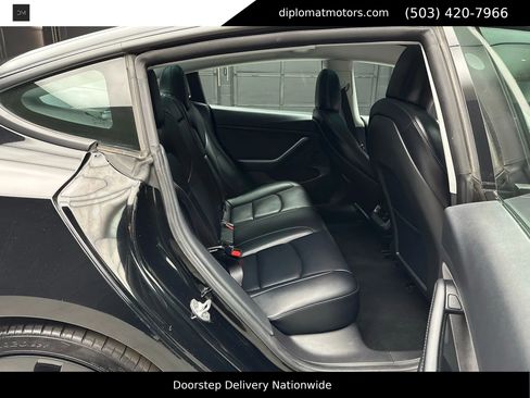 Used 2021 Tesla Model 3 Performance image 22