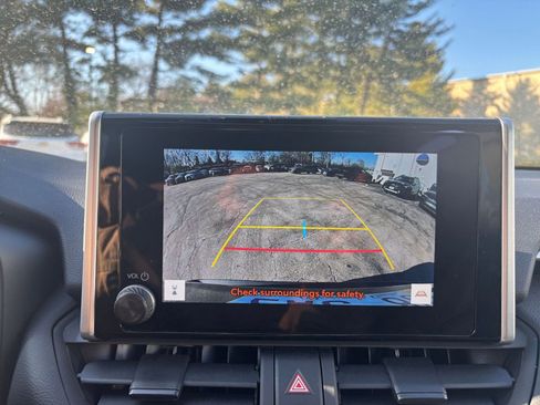 Used 2025 Toyota RAV4 XLE image 17