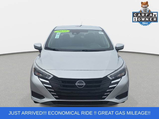Used 2025 Nissan Versa SV FWD image 2