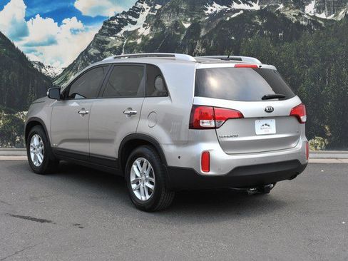 Used 2015 Kia Sorento LX AWD/4WD image 9
