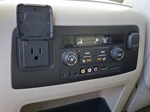 Used 2016 GMC Yukon XL Denali w/ Open Road Package image 12