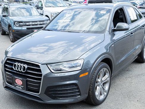 Used 2018 Audi Q3 2.0T Premium w/ Convenience Package AWD/4WD image 2