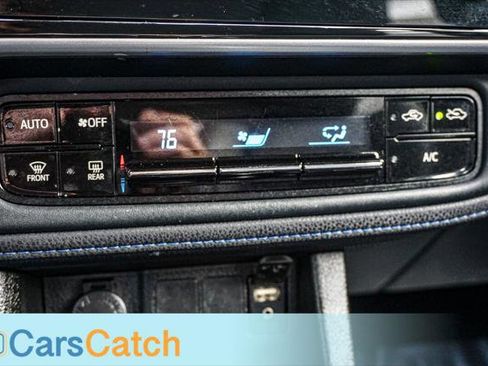 Used 2018 Toyota Corolla SE image 37