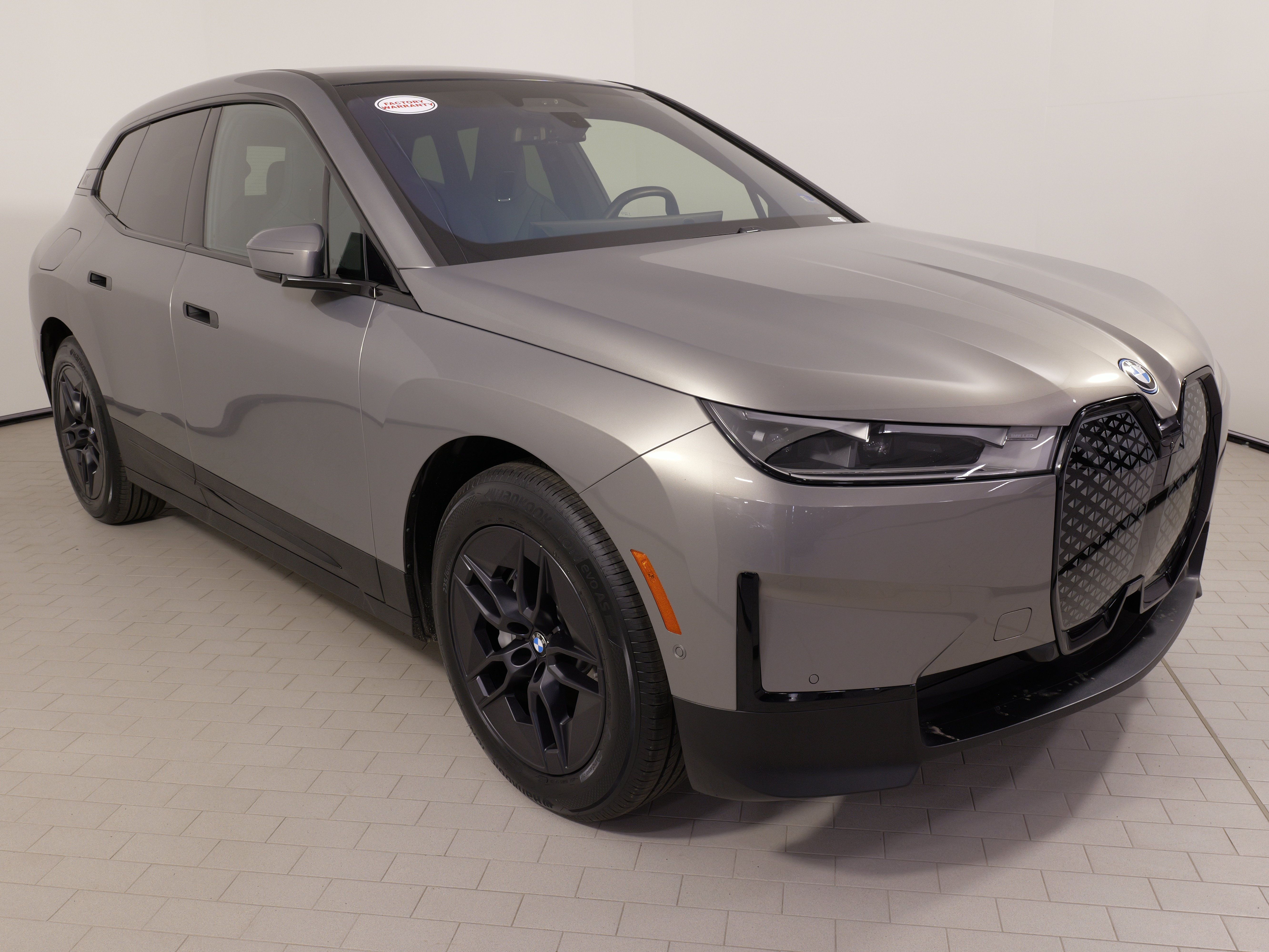 Used 2024 BMW iX xDrive50 AWD/4WD image 7