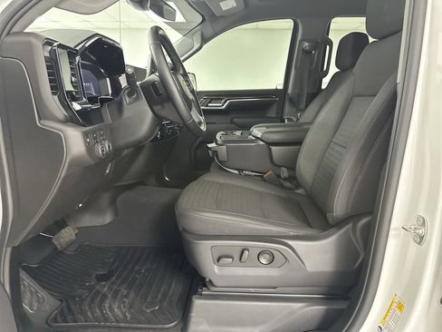 Used 2024 Chevrolet Silverado 1500 LT AWD/4WD image 10