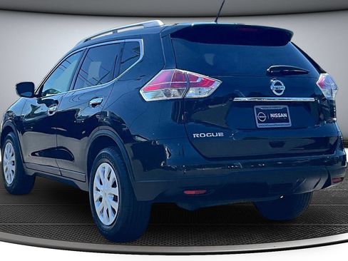 Used 2016 Nissan Rogue S w/ Appearance Package FWD image 4