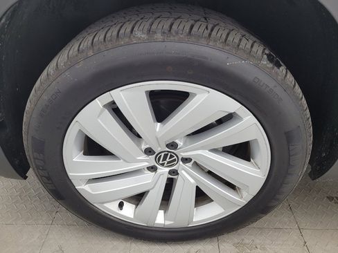 Used 2020 Volkswagen Atlas Cross Sport SE image 31