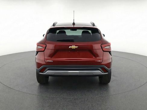 Used 2025 Chevrolet Trax LT image 7