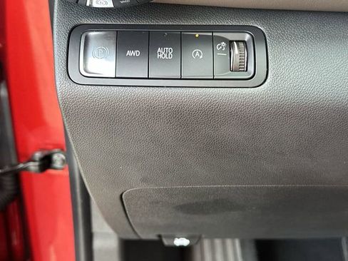 Certified 2025 Chevrolet Equinox LT w/ Convenience Package II AWD/4WD image 18
