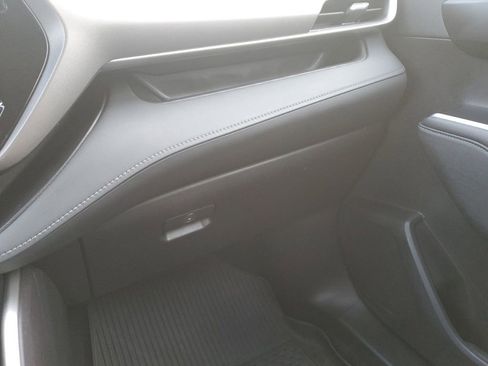 Used 2023 Toyota Highlander LE image 19