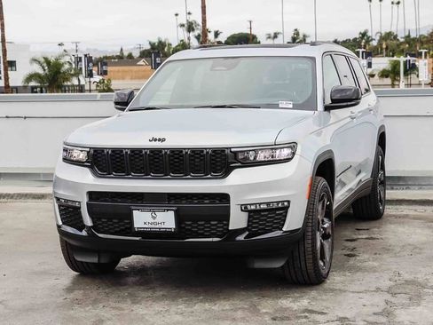 New 2025 Jeep Grand Cherokee L Limited w/ Black Appearance Package image 4