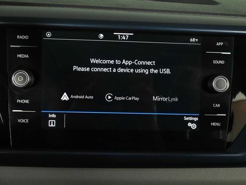 Certified 2023 Volkswagen Taos SE w/ Panoramic Sunroof Package FWD image 7