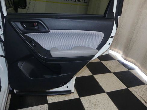 Used 2018 Subaru Forester 2.5i Premium w/ All-Weather Package AWD/4WD image 26