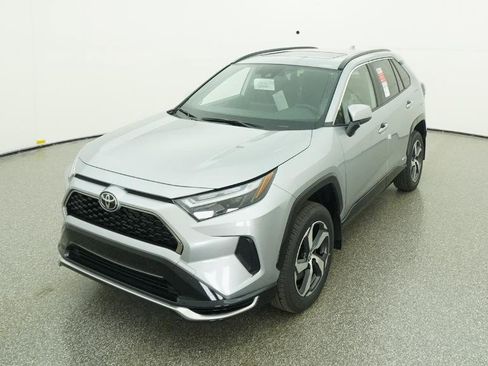 New 2025 Toyota RAV4 SE image 4
