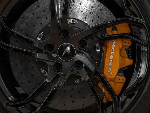 Used 2024 McLaren 750S Spider RWD image 13