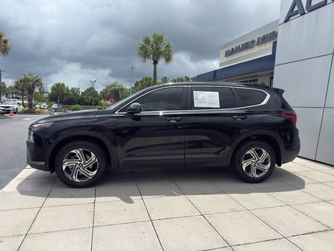 Used 2023 Hyundai Santa Fe SE FWD image 4