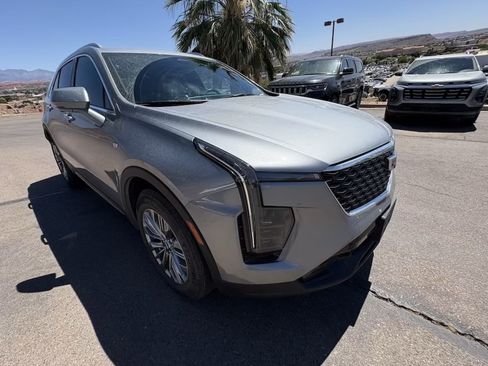 Used 2025 Cadillac XT4 Premium Luxury AWD/4WD image 7