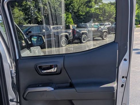 Certified 2018 Toyota Tacoma TRD Sport RWD image 16