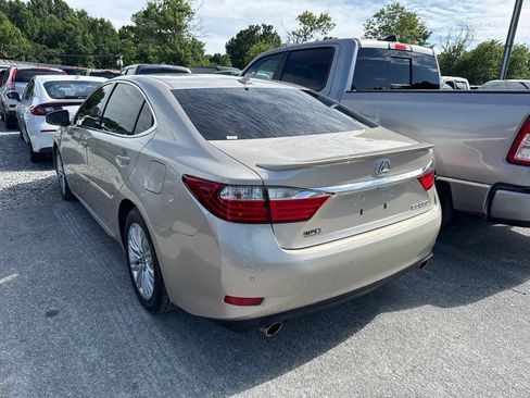 Used 2014 Lexus ES 350 w/ Luxury Package FWD image 5