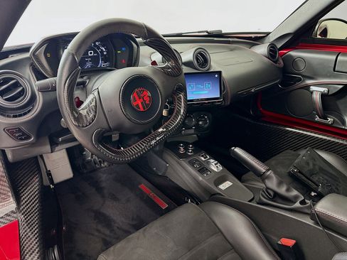 Used 2015 Alfa Romeo 4C Launch Edition w/ Convenience Group image 9