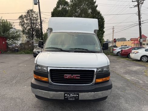 Used 2019 GMC Savana 3500 w/ Power Convenience Package RWD image 2