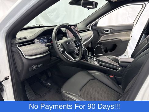 Used 2023 Jeep Compass Latitude AWD/4WD image 11