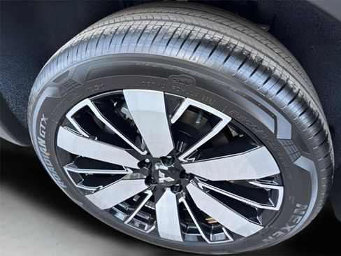 New 2026 Mitsubishi Outlander SE FWD image 14