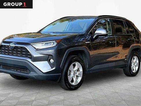Used 2021 Toyota RAV4 XLE w/ Convenience Package AWD/4WD image 1