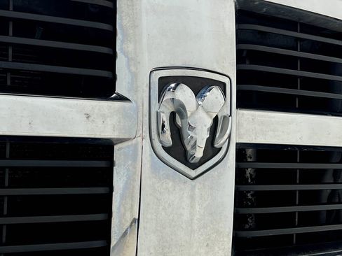 Used 2011 RAM 2500 SLT RWD image 37