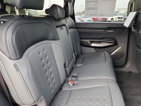 New 2026 Kia EV9 Wind image 18