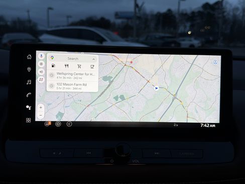 Used 2025 Nissan Rogue SL image 30