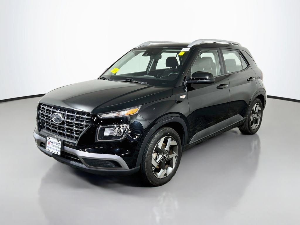 Used 2022 Hyundai Venue SEL FWD image 2