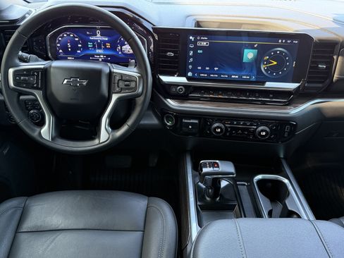Used 2024 Chevrolet Silverado 1500 RST AWD/4WD image 16