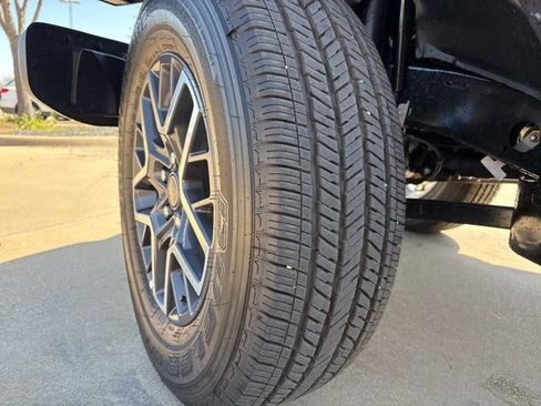 Used 2026 Jeep Wrangler Unlimited Sahara AWD/4WD image 18
