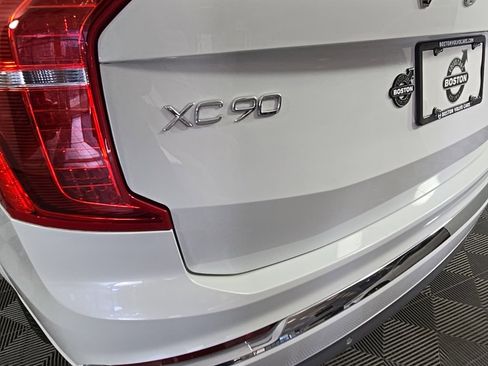 Used 2022 Volvo XC90 T8 Inscription w/ Advanced Package image 11