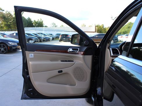 Used 2013 Jeep Grand Cherokee Limited image 22