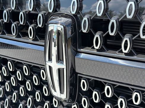 New 2026 Lincoln Navigator Reserve AWD/4WD image 15
