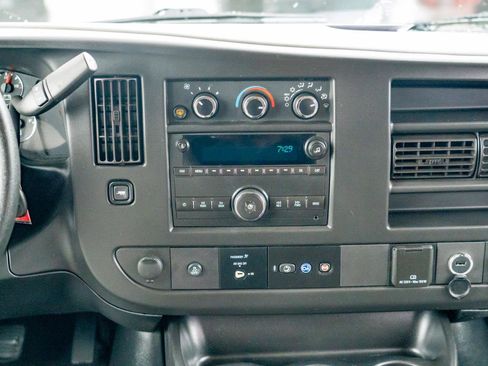 Used 2017 Chevrolet Express 3500 LT w/ LT Preferred Equipment Group RWD image 22