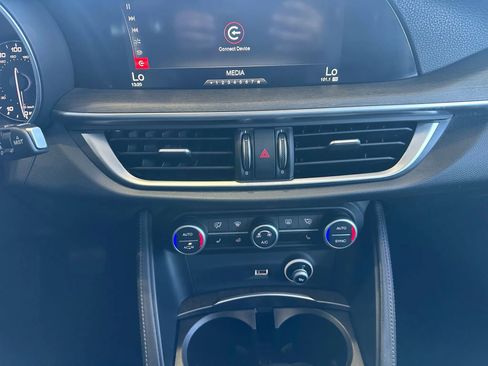 Used 2018 Alfa Romeo Stelvio Ti image 18