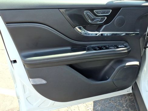 Used 2023 Lincoln Corsair AWD w/ Equipment Group 101A image 14